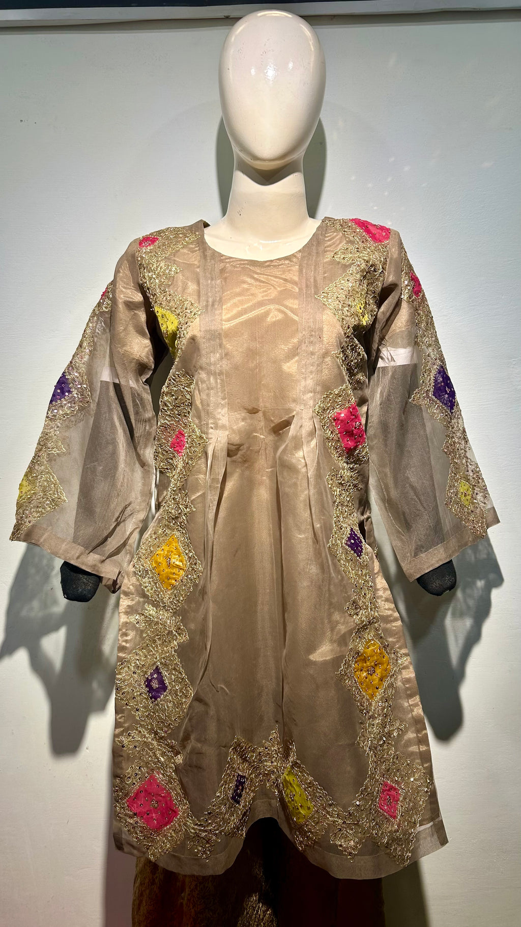 Zehra-e-gul’ goldsilver 3pc