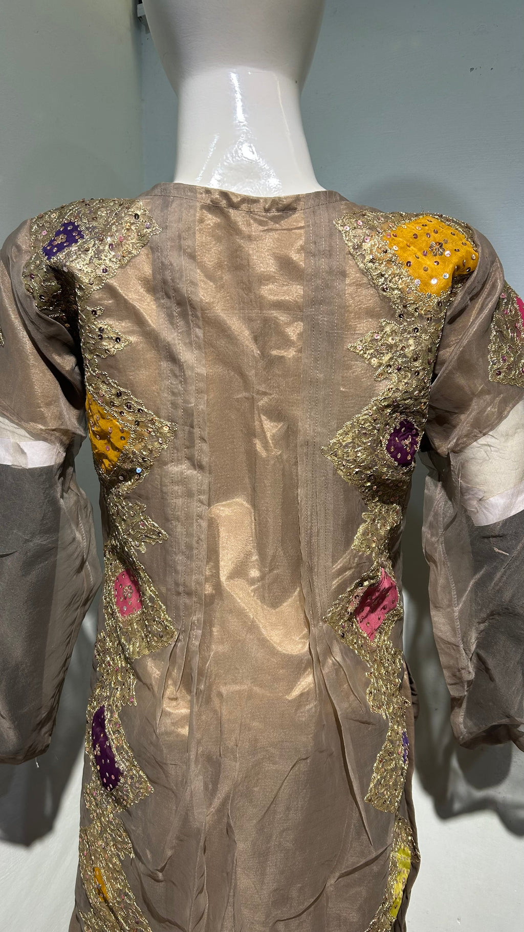 Zehra-e-gul’ goldsilver 3pc