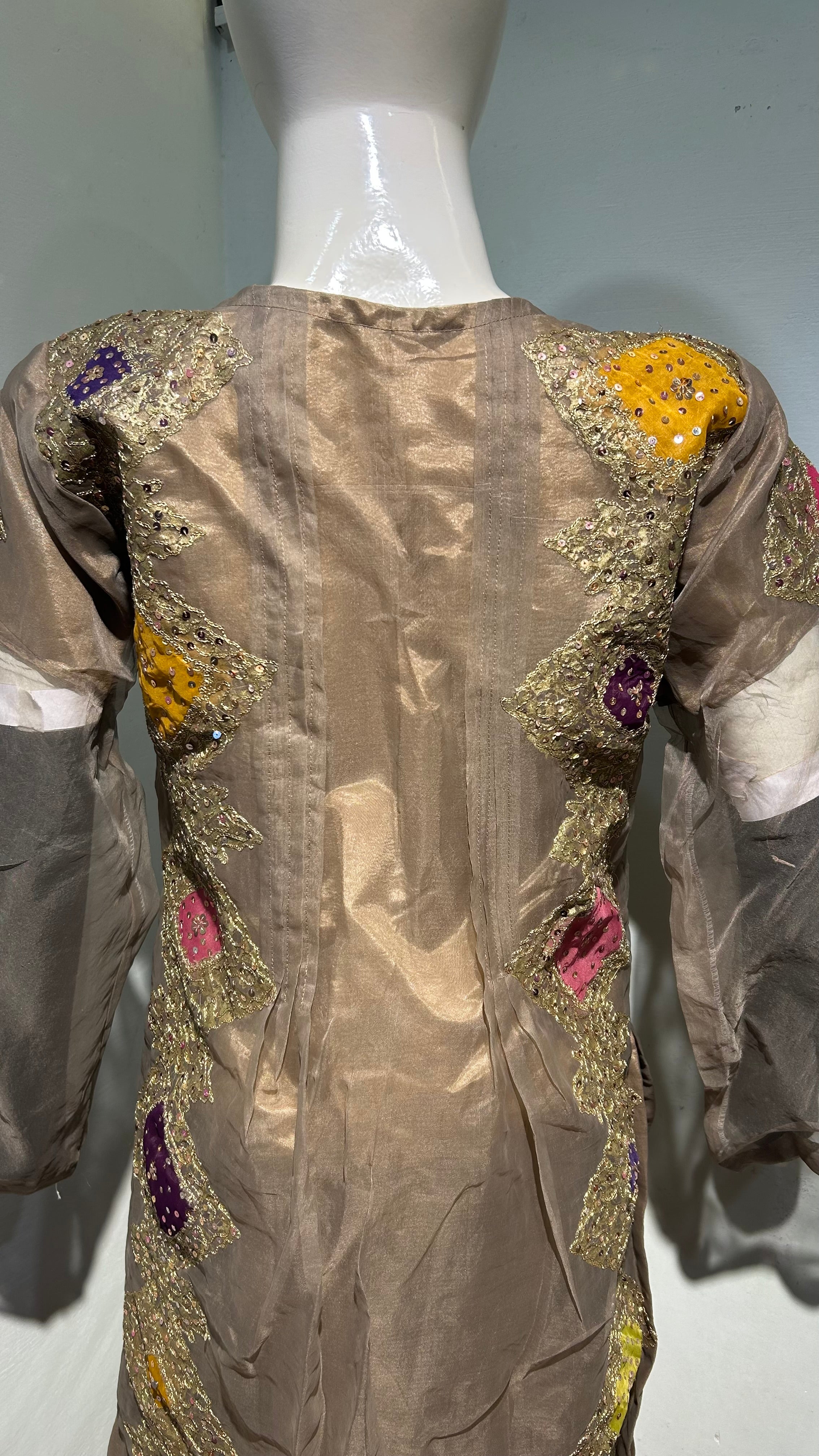 Zehra-e-gul’ goldsilver 3pc