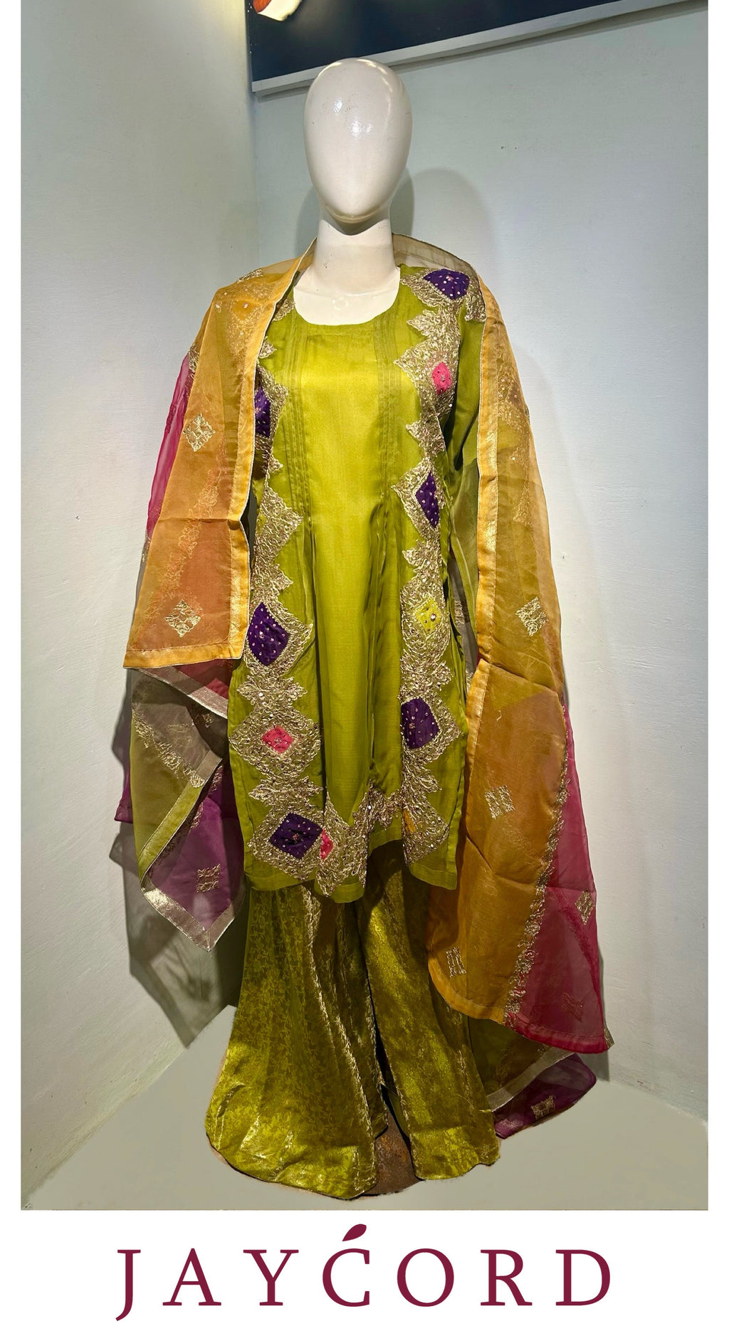 Zehra-e-gul’ moungia 3pc