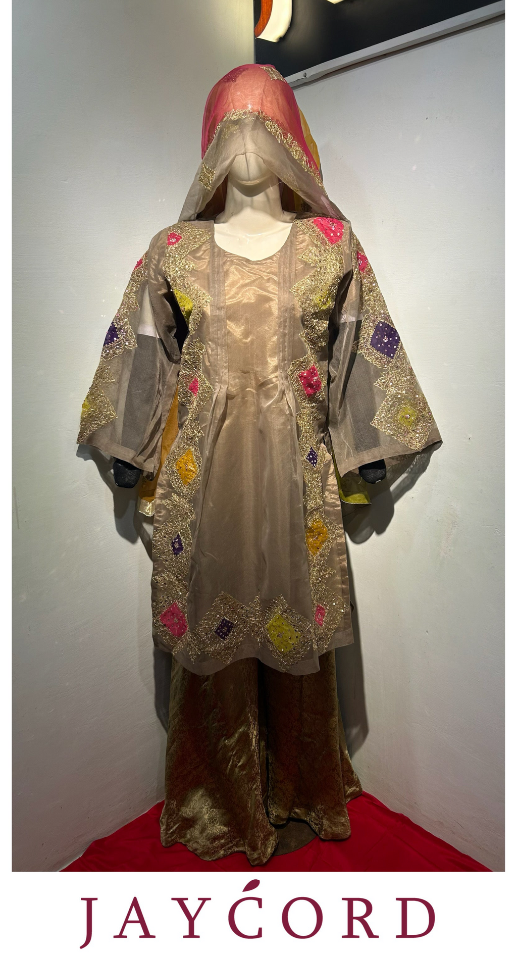 Zehra-e-gul’ goldsilver 3pc